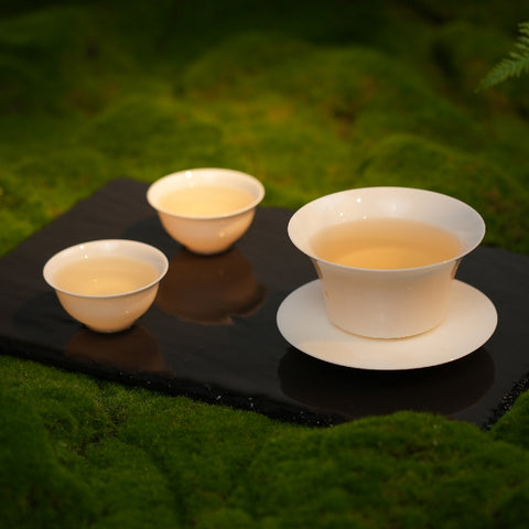 Crimson Snow -Green Tea